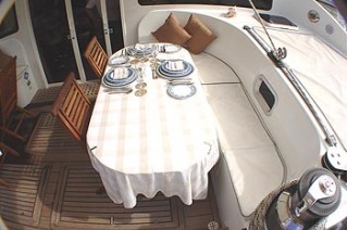 Felicia deck dinning